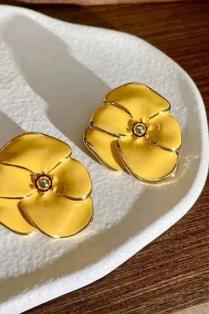 Quick Outfits, Modest Fashion Outfits Ideas Flower Gold Stud Earrings
