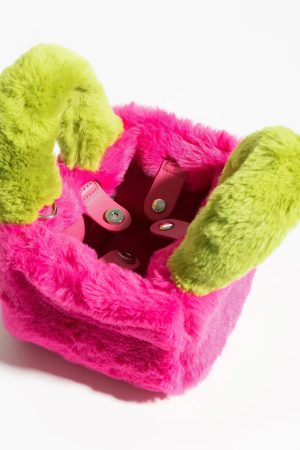 Quick Outfits, Modest Fashion Outfits Ideas Fluffy Faux Fur Basket Handbag