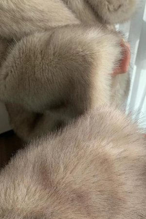 Quick Outfits, Modest Fashion Outfits Ideas Fluffy Faux Fur Jacket