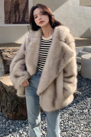 Quick Outfits, Modest Fashion Outfits Ideas Fluffy Faux Fur Jacket