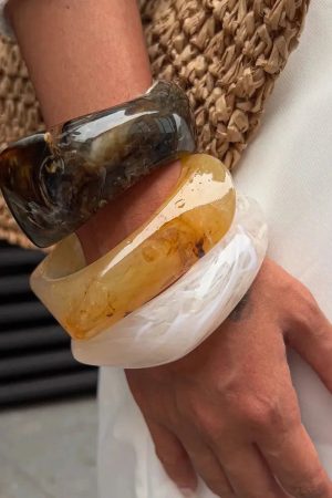 Quick Outfits, Modest Fashion Outfits Ideas Geometric Chunky Resin Bracelet