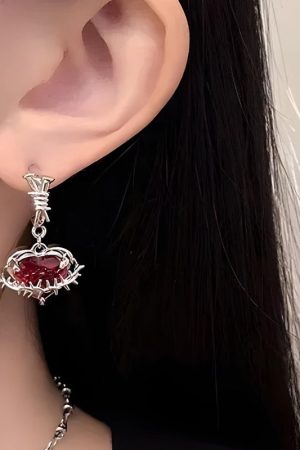 Quick Outfits, Modest Fashion Outfits Ideas Goth Barbed Heart Earrings