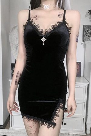 Quick Outfits, Modest Fashion Outfits Ideas Goth Cross Detail Mini Dress