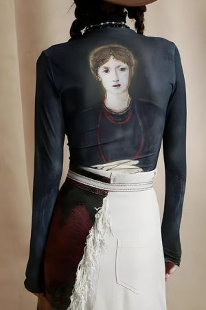 Quick Outfits, Modest Fashion Outfits Ideas Goth Dark Female Figure Mesh Top