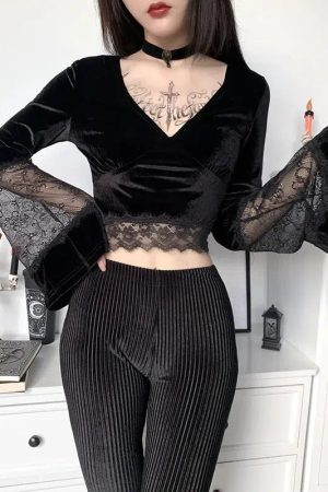 Quick Outfits, Modest Fashion Outfits Ideas Goth Lace Flare Cuffs Crop Top
