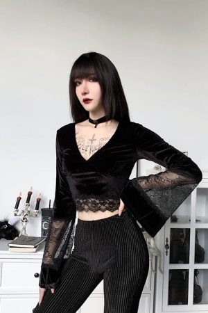 Quick Outfits, Modest Fashion Outfits Ideas Goth Lace Flare Cuffs Crop Top