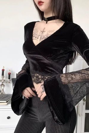 Quick Outfits, Modest Fashion Outfits Ideas Goth Lace Flare Cuffs Crop Top