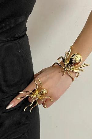 Quick Outfits, Modest Fashion Outfits Ideas Goth Spider Bracelet & Ring