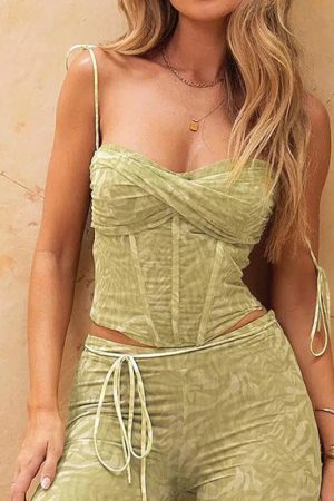 Quick Outfits, Modest Fashion Outfits Ideas Green Corset Top