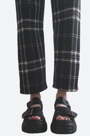 Quick Outfits, Modest Fashion Outfits Ideas Grunge Belted Platform Sandals