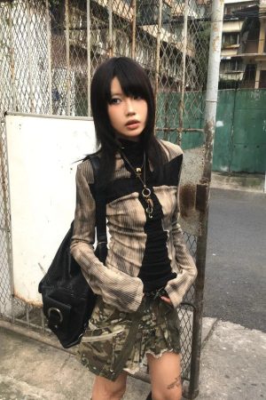 Quick Outfits, Modest Fashion Outfits Ideas Grunge Cross Path Ribbed Top