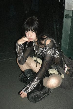 Quick Outfits, Modest Fashion Outfits Ideas Grunge Cross Wide Neck Mesh Top