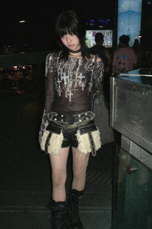 Quick Outfits, Modest Fashion Outfits Ideas Grunge Cross Wide Neck Mesh Top