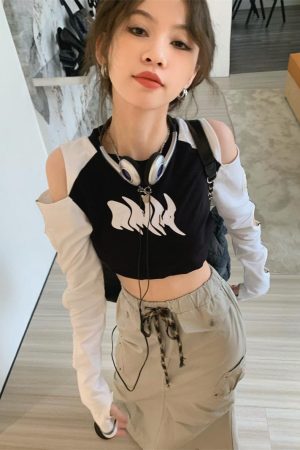 Quick Outfits, Modest Fashion Outfits Ideas Grunge Cut-Out Crop Top