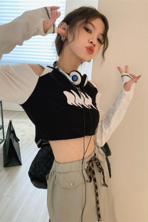 Quick Outfits, Modest Fashion Outfits Ideas Grunge Cut-Out Crop Top