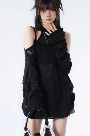 Quick Outfits, Modest Fashion Outfits Ideas Grunge Distressed Cut-Out Fine Knitted Sweater