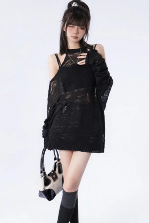 Quick Outfits, Modest Fashion Outfits Ideas Grunge Distressed Cut-Out Fine Knitted Sweater