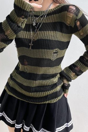Quick Outfits, Modest Fashion Outfits Ideas Grunge Distressed Striped Sweater