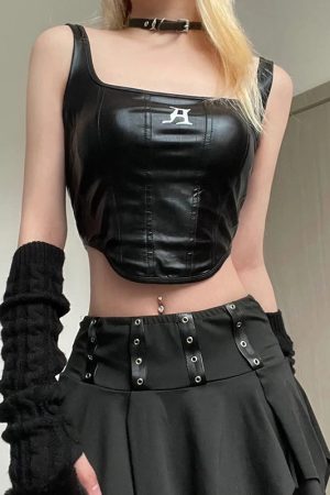 Quick Outfits, Modest Fashion Outfits Ideas Grunge Faux Leather Crop Corset Top