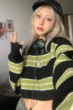 Quick Outfits, Modest Fashion Outfits Ideas Grunge Green Striped Crop Sweater