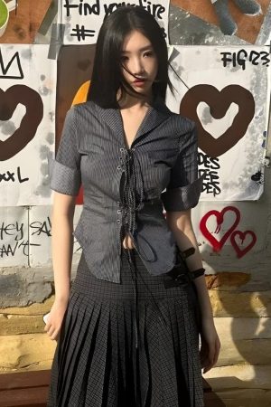 Quick Outfits, Modest Fashion Outfits Ideas Grunge Lace Up Shirt