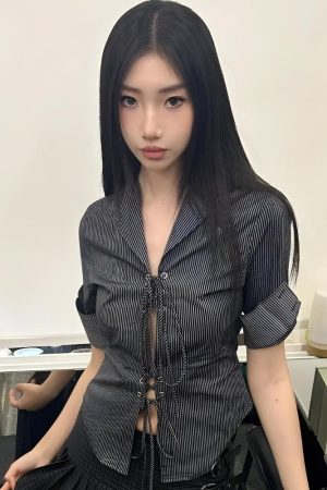 Quick Outfits, Modest Fashion Outfits Ideas Grunge Lace Up Shirt