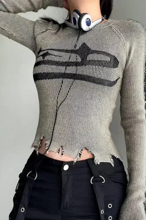 Quick Outfits, Modest Fashion Outfits Ideas Grunge Long Sleeve Distressed Top
