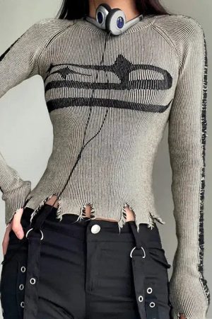 Quick Outfits, Modest Fashion Outfits Ideas Grunge Long Sleeve Distressed Top