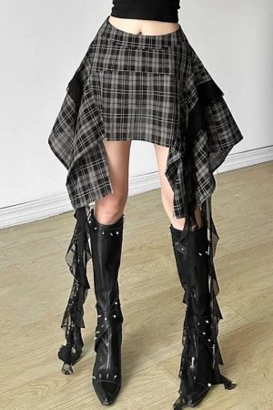 Quick Outfits, Modest Fashion Outfits Ideas Grunge Plaid Asymmetric Mini Skirt
