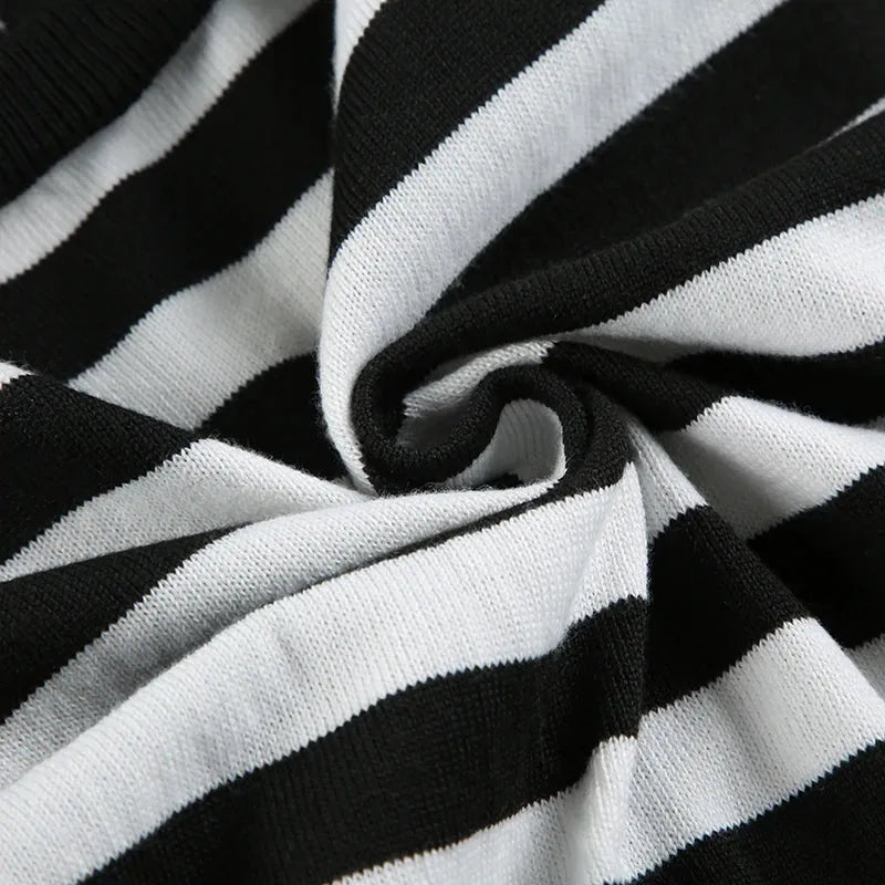 Quick Outfits, Modest Fashion Outfits Ideas Grunge Striped Hooded Crop Top Quick Outfits, Modest Fashion Outfits Ideas Grunge Striped Hooded Crop Top