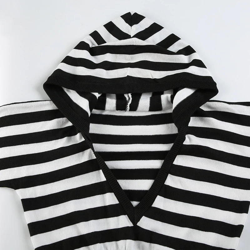 Quick Outfits, Modest Fashion Outfits Ideas Grunge Striped Hooded Crop Top Quick Outfits, Modest Fashion Outfits Ideas Grunge Striped Hooded Crop Top