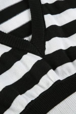 Quick Outfits, Modest Fashion Outfits Ideas Grunge Striped Hooded Crop Top