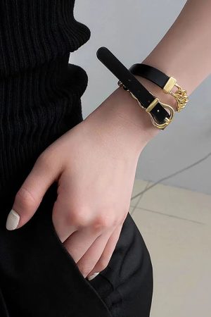 Quick Outfits, Modest Fashion Outfits Ideas Half Belted Chain Necklace