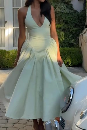 Quick Outfits, Modest Fashion Outfits Ideas Halter Neck Corset Midi Dress