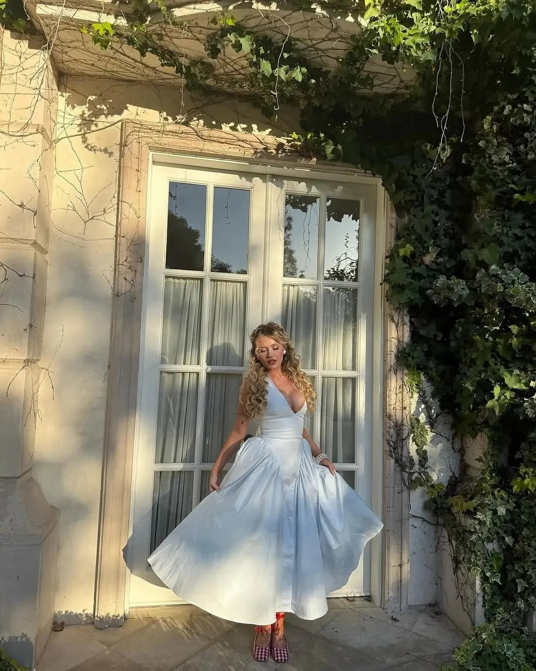 Quick Outfits, Modest Fashion Outfits Ideas Halter Neck Corset Midi Dress Quick Outfits, Modest Fashion Outfits Ideas Halter Neck Corset Midi Dress