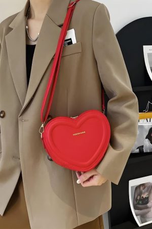 Quick Outfits, Modest Fashion Outfits Ideas Heart Crossbody Bag