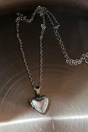 Quick Outfits, Modest Fashion Outfits Ideas Heart Locket Necklace