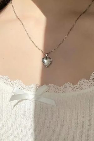 Quick Outfits, Modest Fashion Outfits Ideas Heart Locket Necklace