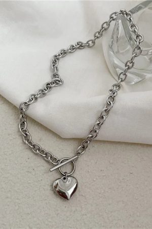 Quick Outfits, Modest Fashion Outfits Ideas Heart Toggle Clasp Necklace