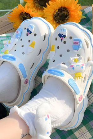 Quick Outfits, Modest Fashion Outfits Ideas Hello Kitty Clog Slippers