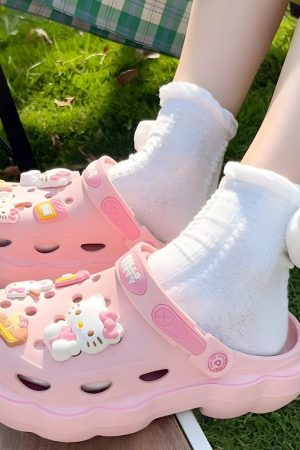 Quick Outfits, Modest Fashion Outfits Ideas Hello Kitty Clog Slippers