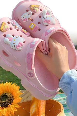 Quick Outfits, Modest Fashion Outfits Ideas Hello Kitty Clog Slippers