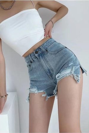 Quick Outfits, Modest Fashion Outfits Ideas High Waist Extra Distressed Jean Shorts