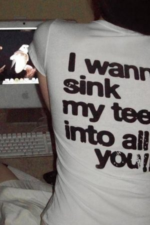 Quick Outfits, Modest Fashion Outfits Ideas I Wanna Sink My Teeth Tee