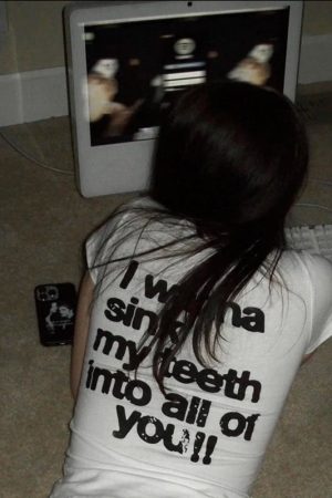 Quick Outfits, Modest Fashion Outfits Ideas I Wanna Sink My Teeth Tee