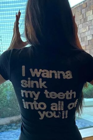 Quick Outfits, Modest Fashion Outfits Ideas I Wanna Sink My Teeth Tee