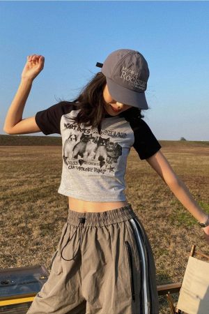 Quick Outfits, Modest Fashion Outfits Ideas Kitty Print Crop Tee