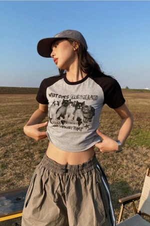 Quick Outfits, Modest Fashion Outfits Ideas Kitty Print Crop Tee