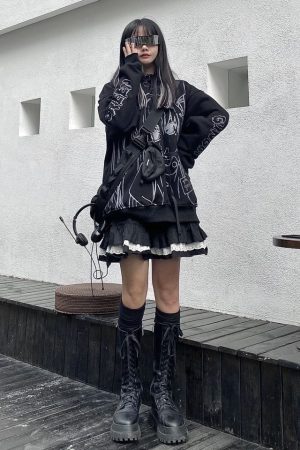 Quick Outfits, Modest Fashion Outfits Ideas Lace Detailed Ruffle Mini Skirt