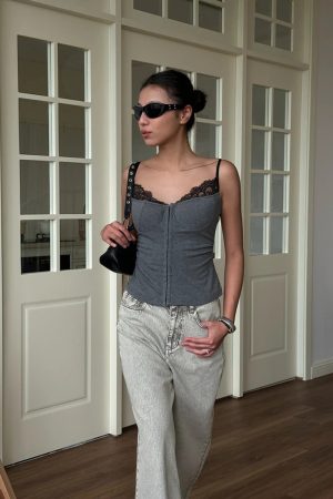 Quick Outfits, Modest Fashion Outfits Ideas Lace Trim Bustier Top